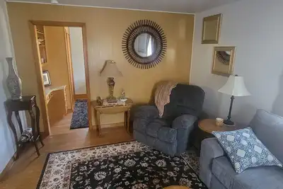 Quiet and Cozy, just outside of town but close to Everything