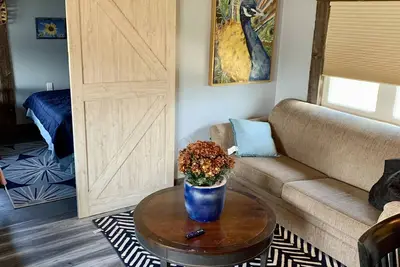 Image de Hunters retreat or vacationers fun located on water at Big Lake Mo