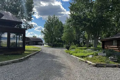 Image de Cozy cabin that sit's on 100 acres right outside of Kremmling Co