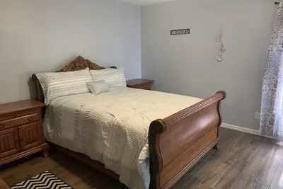 Image de Lakehouse property with private pool + bonus space sleeps 14