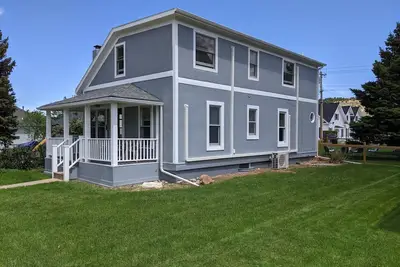 Image de Bright and airy 2br, walking distance to downtown