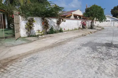 Image de Comfortable 3/4 bedroom house with patio, 100 m from the beach