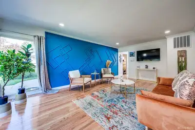 Image de Modern 2Bdrm Westchester Home with brand-new out door Hot Tub