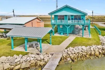 Image de Waterfront Home With Private Fishing Pier on Turtle Bay