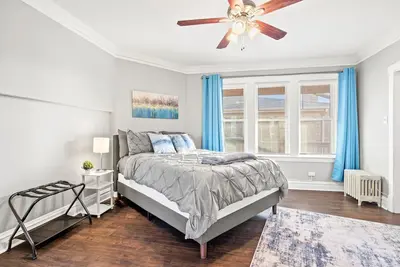 Image de Classy Apt/Comfy Beds/25mins to Ord>Mdw>Dt>Hosp