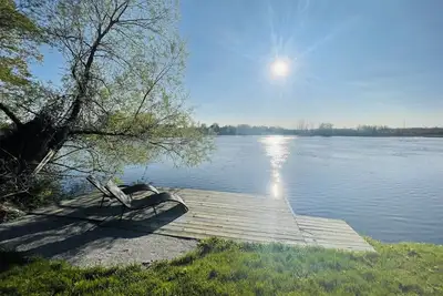 Image de Lovely get away waterfront home