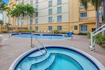 Image de Just What You Were Looking For! 2 Relaxing Units, Free Parking, Pools