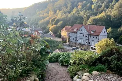 Image de Vacation apartment on a hillside with a picturesque view