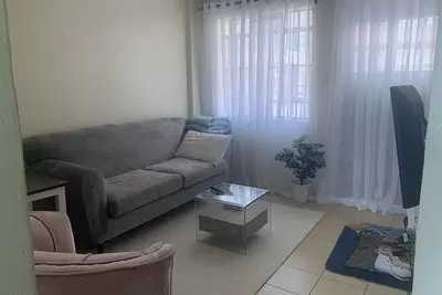 Image de Home away from home. Super close to malls and scenery.