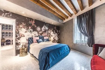 Image de Rialto Luxury Flat - Canal is a luxury apartment near the famous bridge.