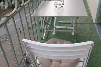 Image de Appartement T2bis cosy avec balcon, parking privatif et casier à ski en centre-ville - 4/6 pers.