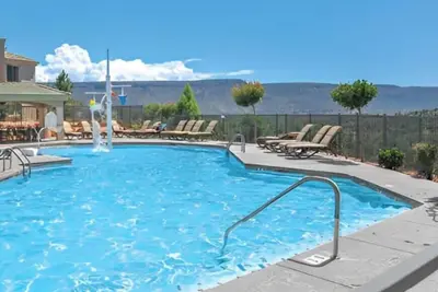 Image de The Ridge studio · Sedona studio suite, great for golfing!