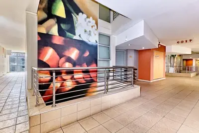 Image de Luxury Glass Apartment with Panoramic Sandton Views