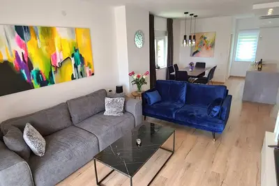 Image de Luxury Apartment 5mins from the sea, great garden and Bbq.