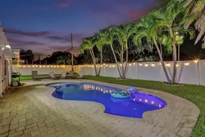 Image de 4br Modern Htd Pool Jacuzzi 1. 5 Miles to the Beach
