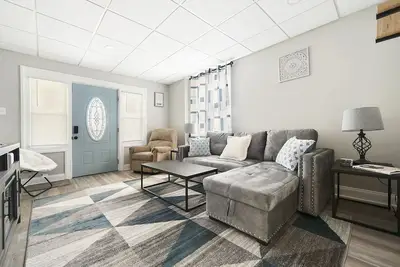 Huge Private Home w Parking - Explore Mt. Washington Views!