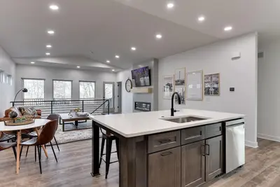 Image de New Modern 4 Bedroom Home, Perfect for Families