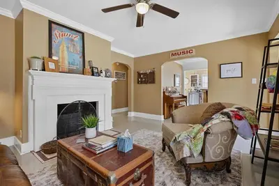 Image de Hunsucker's Place Downtown Greensboro - Whole House