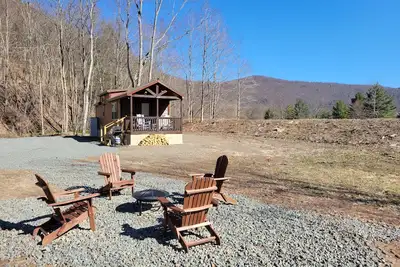 Image de Brand New! Riverfront River Bend Cabin - Catskill fly fishing outside your door!