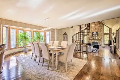 Image de Stunning Solon Getaway ~ 20 Mi to Cleveland!