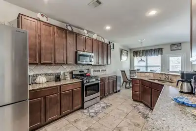 Image de Relaxing 5 Br Home perfect for a weekend getaway w/4 king beds