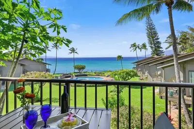 Image de Oceanside-Spectacular View and Poolside Oasis!