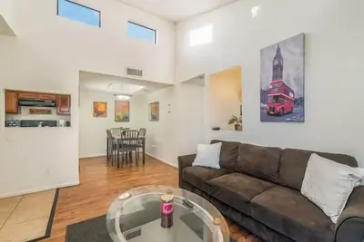 Image de Gated Condo ~ Pool ~ Private Patio ~ Near U of A ~ Tucson Az