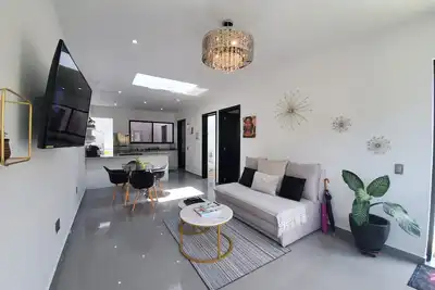 Revolucion 95 Modern Apt! Mountain Views