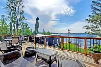Image de Kawartha Dream Cottage with Hot Tub and Games Room