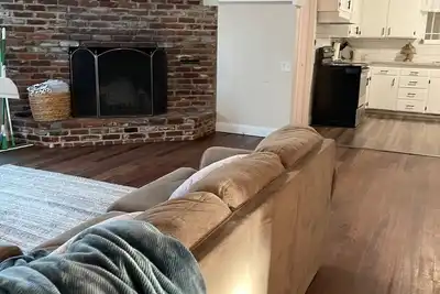 Image de Large Corner house; Huge 2b2b.