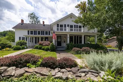 Image de Cayuga Street Retreat