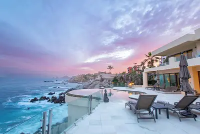 Image de Stunning Oceanfront Villa - Sunrise & Sunset Views of Land's End Arch