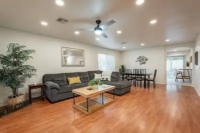 Image de Gordon Way Vacay ~ 30-Day Stay for Families & Pets Near Golf ~Trail~Lakes & More