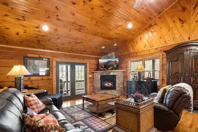 Image de Charming Log Cabin in the Heart of Boone