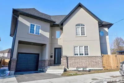 Image de whole 9 ft main floor and second floor, 3 bedrooms, 2. 5washroom, Tesla Charging