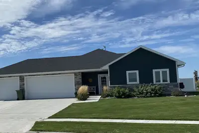 Image de Spacious new home with a country feel.