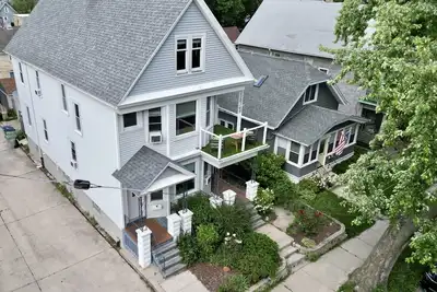 Image de Milwaukee Bayview Getaway with Private Hot Tub