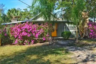 Image de River House! Easy Living on Easy Street