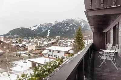 Appartement de vacances \"Haus Excelsior Top 21\" avec vue sur les montagnes, balcon et Wi-Fi.