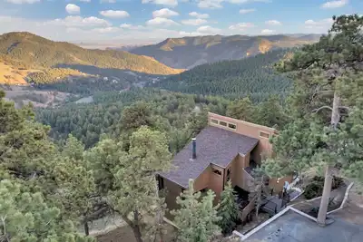 Image de A Cabin in the Clouds: Peaceful Mountain Retreat w/ Hot Tub & Spectacular Views!
