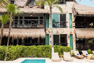 Image de Sombras del Viento - 7 Bedroom ocean front villa in Soliman Bay w/ Chef