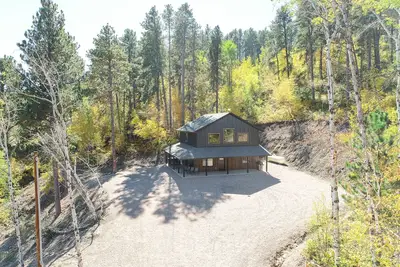 Image de Secluded Cabin on 3 Acres w/ Hot Tub, Open Floor Plan, Starlink Internet!