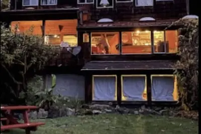 Image de Miles of trails, hot tub, sand volleyball court and 13 miles to beach