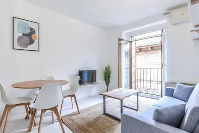 Apartamento En Cava Baja  De Aluiler Temporal