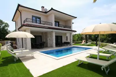 Image de Charming Villa Sara with a swimming pool