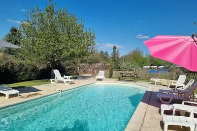 Image de Lovely & Spacious 8-Person Gite with Private Hot Tub & Shared Swimming Pool