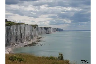 Image de The Clos De Beauchamps \"Between 2 bays\"