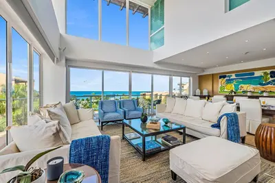 Image de Oceanfront Luxury Penthouse on Eagle Beach.
