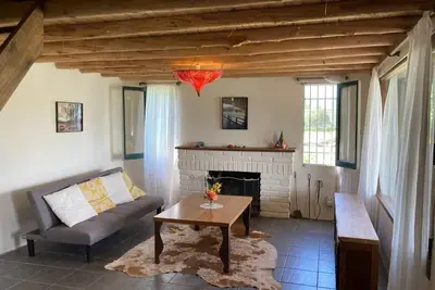 Image de Refurnished adobe home, all conveniences!