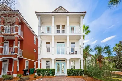 Image de ☀Steps 2 Lagoon Pool-Beautiful Decor-2 Balconies-6br Changes in Latitude Vcb